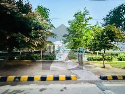 HOT LOCATION 10 MARLA PLOT IN TOPAZ BLOCK