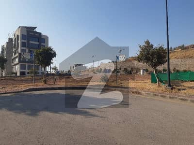 بحریہ انکلیو بحریہ ٹاؤن,اسلام آباد میں 10 مرلہ رہائشی پلاٹ 1.5 کروڑ میں برائے فروخت۔