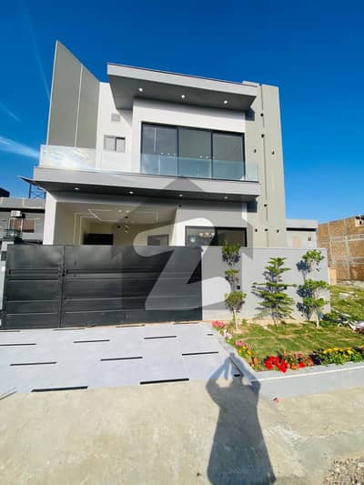 ایم پی سی ایچ ایس ۔ بلاک ایف ایم پی سی ایچ ایس ۔ ملٹی گارڈنز,بی ۔ 17,اسلام آباد میں 4 کمروں کا 5 مرلہ مکان 2.3 کروڑ میں برائے فروخت۔