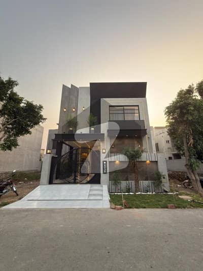 ڈی ایچ اے 9 ٹاؤن ڈیفنس (ڈی ایچ اے),لاہور میں 3 کمروں کا 5 مرلہ مکان 2.4 کروڑ میں برائے فروخت۔ ڈی ایچ اے 9 ٹاؤن ڈیفنس (ڈی ایچ اے),لاہور میں 3 کمروں کا 5 مرلہ مکان 2.4 کروڑ میں برائے فروخت۔