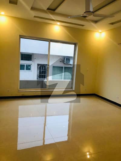 ڈی ۔ 12 اسلام آباد میں 7 کمروں کا 1 کنال مکان 7.0 لاکھ میں کرایہ پر دستیاب ہے۔