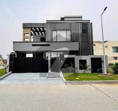 سٹی ہاؤسنگ سوسائٹی گوجرانوالہ میں 5 کمروں کا 11 مرلہ مکان 4.9 کروڑ میں برائے فروخت۔ سٹی ہاؤسنگ سوسائٹی گوجرانوالہ میں 5 کمروں کا 11 مرلہ مکان 4.9 کروڑ میں برائے فروخت۔