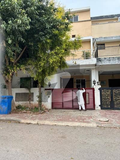 بحریہ انکلیو بحریہ ٹاؤن,اسلام آباد میں 4 کمروں کا 5 مرلہ مکان 95.0 ہزار میں کرایہ پر دستیاب ہے۔