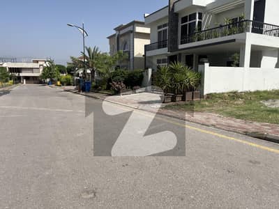 بحریہ انکلیو - سیکٹر ایم بحریہ انکلیو,بحریہ ٹاؤن,اسلام آباد میں 10 مرلہ رہائشی پلاٹ 1.3 کروڑ میں برائے فروخت۔