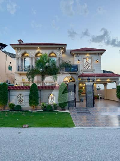 1 KANAL FULLY FURNISHED SPANISH VILLA NEAR TIM HORTONS