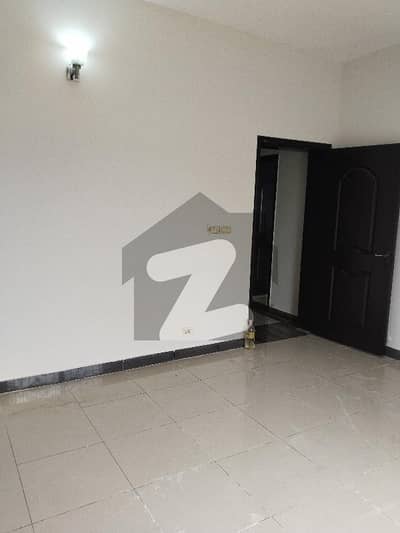 عسکری 11 عسکری,لاہور میں 3 کمروں کا 10 مرلہ مکان 4.55 کروڑ میں برائے فروخت۔