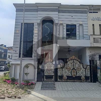 سٹی ہاؤسنگ سوسائٹی گوجرانوالہ میں 4 کمروں کا 5 مرلہ مکان 2.95 کروڑ میں برائے فروخت۔