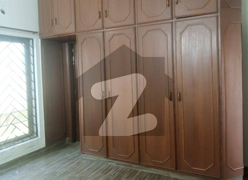 DHA PHASE 4 UPPER PORTION 10 MARLA DHA PHASE 4 UPPER PORTION 10 MARLA