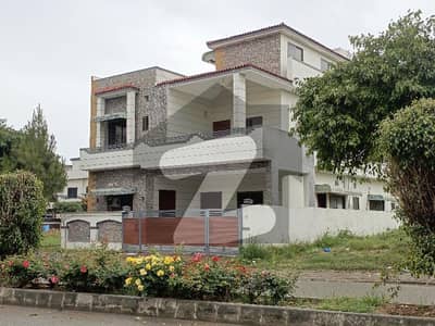 10 Marla Full House for rent