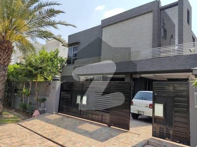 ڈی ایچ اے فیز 6 ڈیفنس (ڈی ایچ اے),لاہور میں 5 کمروں کا 1 کنال مکان 8.75 کروڑ میں برائے فروخت۔