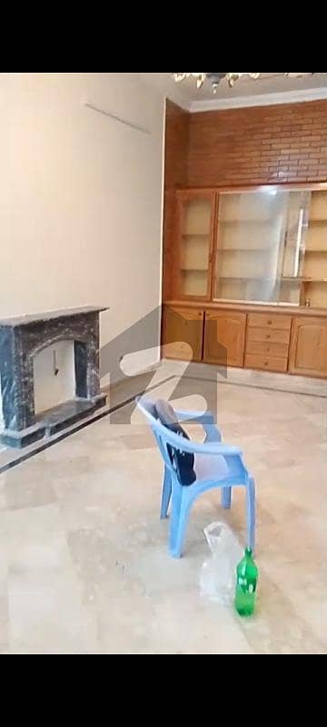 جی ۔ 11/1 جی ۔ 11,اسلام آباد میں 2 کمروں کا 8 مرلہ بالائی پورشن 95.0 ہزار میں کرایہ پر دستیاب ہے۔