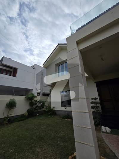 ڈی ایچ اے فیز 8 ڈی ایچ اے ڈیفینس,کراچی میں 5 کمروں کا 1 کنال مکان 7.25 لاکھ میں کرایہ پر دستیاب ہے۔