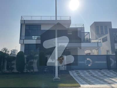 ڈی ایچ اے فیز 7 ڈیفنس (ڈی ایچ اے),لاہور میں 6 کمروں کا 1 کنال مکان 7.25 کروڑ میں برائے فروخت۔