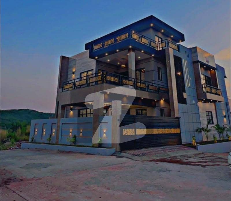 11 Marla Ultra Modern Triple-Corner Designer House 11 Marla Ultra Modern Triple-Corner Designer House