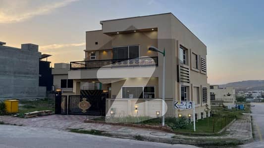 بحریہ گرینز۔ اوورسیز انکلیو - سیکٹر 5 بحریہ گرینز۔ اوورسیز انکلیو,بحریہ ٹاؤن فیز 8,بحریہ ٹاؤن راولپنڈی,راولپنڈی میں 4 کمروں کا 6 مرلہ مکان 2.8 کروڑ میں برائے فروخت۔