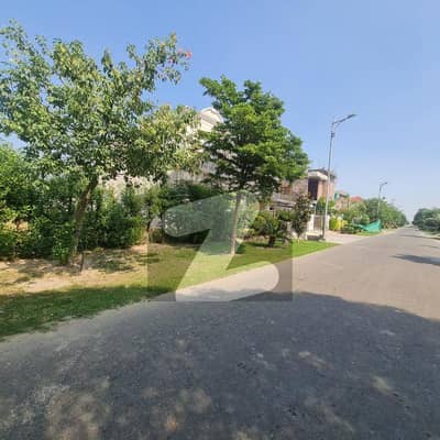 GOOD LOCATION NEAR TO MCDONALD'S BUILDER LOCATION