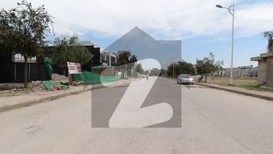 Centrally Located On Excellent Location Residential Plot In Bahria Town Phase 8 - Umer Block Is Available For sale