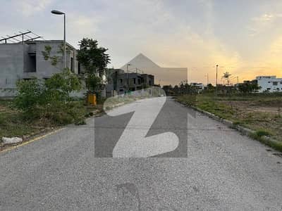 ڈی ایچ اے فیز 3 ۔ بلاک بی ڈی ایچ اے ڈیفینس فیز 3,ڈی ایچ اے ڈیفینس,اسلام آباد میں 14 مرلہ رہائشی پلاٹ 1.75 کروڑ میں برائے فروخت۔