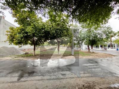 Park Facing 2 Kanal Corner Plot At Hot Location