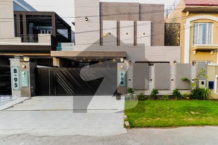 ڈی ایچ اے فیز 4 ڈیفنس (ڈی ایچ اے),لاہور میں 4 کمروں کا 10 مرلہ مکان 4.75 کروڑ میں برائے فروخت۔