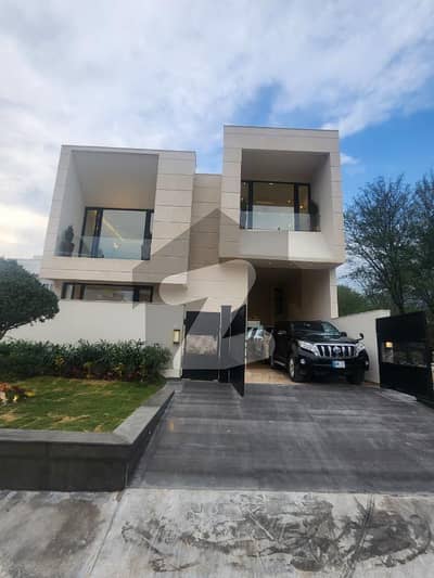 ڈی ۔ 12/3 ڈی ۔ 12,اسلام آباد میں 6 کمروں کا 1 کنال مکان 16.5 کروڑ میں برائے فروخت۔