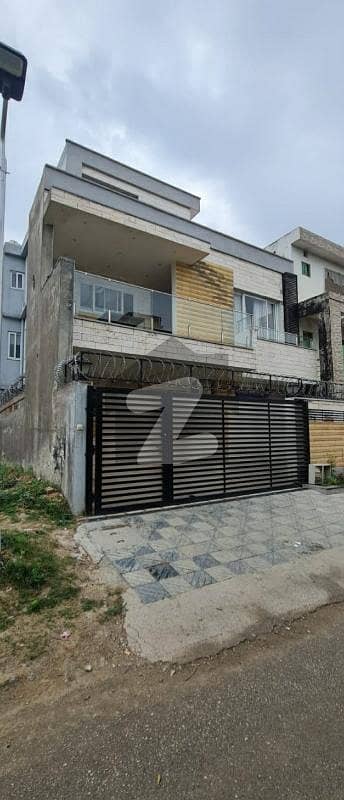 ایف ۔ 11/3 ایف ۔ 11,اسلام آباد میں 4 کمروں کا 10 مرلہ مکان 3.0 لاکھ میں کرایہ پر دستیاب ہے۔