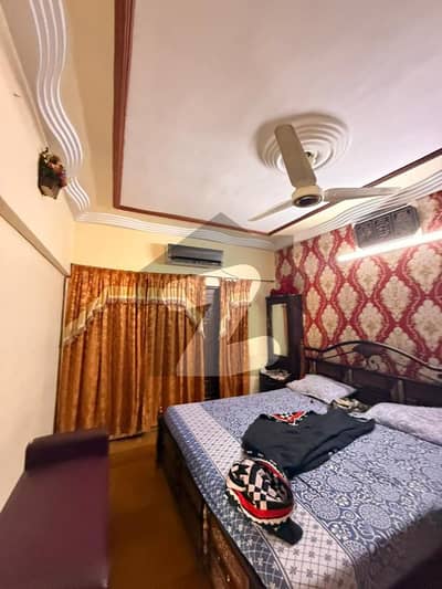 گلستانِِ جوہر ۔ بلاک 13 گلستانِ جوہر,کراچی میں 3 کمروں کا 6 مرلہ فلیٹ 1.85 کروڑ میں برائے فروخت۔