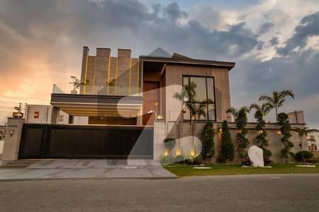 PHASE 7 1-KANAL BRAND NEW FULLY MAINTAINED BUNGALOW IS AVAILABLE FOR SALE.