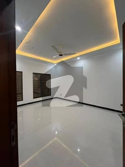 250 Square Yard 4 & 5 Bedrooms Luxury Villa FOR SALE Adjacent To Jinnah Avenue, Easy Access To Entrance Facing GRAND MOSQUE All Facilities Nearby And Utilities Present