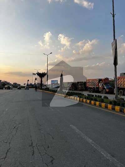 Prime Location 10 Marla Plot for Sale in Park View City Lahore