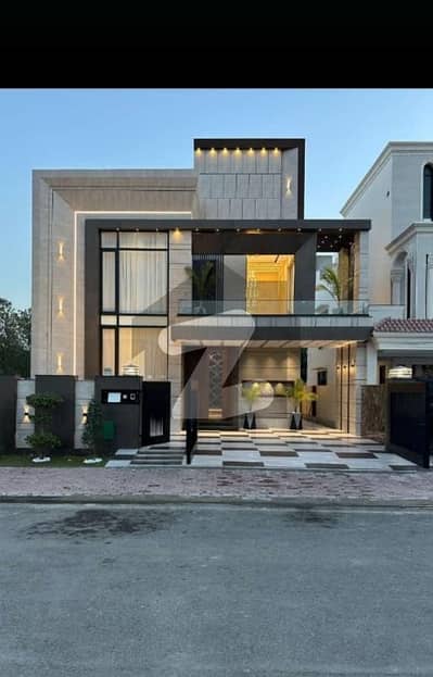 بحریہ ٹاؤن سیکٹر سی بحریہ ٹاؤن,لاہور میں 5 کمروں کا 10 مرلہ مکان 95.0 ہزار میں کرایہ پر دستیاب ہے۔