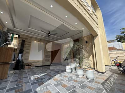 بحریہ انکلیو - سیکٹر اے بحریہ انکلیو,بحریہ ٹاؤن,اسلام آباد میں 5 کمروں کا 10 مرلہ مکان 6.2 کروڑ میں برائے فروخت۔