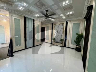 10 Marla upper portion for rent in paracon