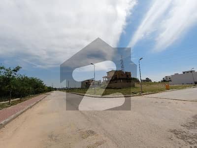Good Location Residential Plot In Bahria Town Phase 8 For sale