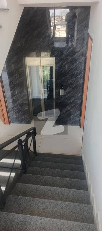 OFFICE FOR RENT PHASE 7 D H A 1020 SQUARE FEET WITH LIFT