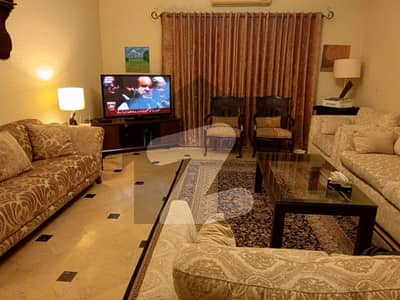 ڈی ایچ اے فیز 2 ڈیفنس (ڈی ایچ اے),لاہور میں 5 کمروں کا 1 کنال مکان 6.7 کروڑ میں برائے فروخت۔