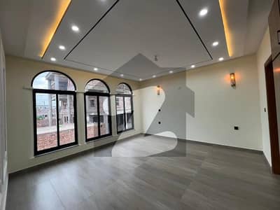 جی ۔ 14 اسلام آباد میں 5 کمروں کا 8 مرلہ مکان 2.0 لاکھ میں کرایہ پر دستیاب ہے۔