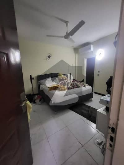 کلفٹن ۔ بلاک 2 کلفٹن,کراچی میں 3 کمروں کا 7 مرلہ فلیٹ 3.0 کروڑ میں برائے فروخت۔