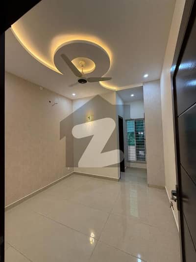 جی ۔ 11/2 جی ۔ 11,اسلام آباد میں 5 کمروں کا 5 مرلہ مکان 6.0 کروڑ میں برائے فروخت۔