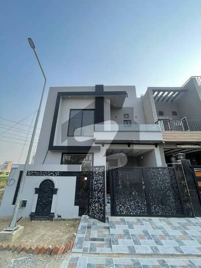 الکبیر ٹاؤن - فیز 2 الکبیر ٹاؤن,رائیونڈ روڈ,لاہور میں 4 کمروں کا 5 مرلہ مکان 1.9 کروڑ میں برائے فروخت۔