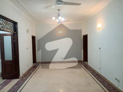 ای ۔ 11 اسلام آباد میں 2 کمروں کا 8 مرلہ زیریں پورشن 85.0 ہزار میں کرایہ پر دستیاب ہے۔