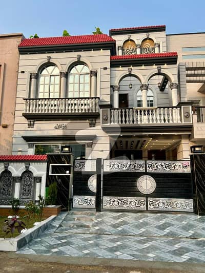 بحریہ ٹاؤن جناح بلاک بحریہ ٹاؤن سیکٹر ای,بحریہ ٹاؤن,لاہور میں 3 کمروں کا 5 مرلہ مکان 2.4 کروڑ میں برائے فروخت۔