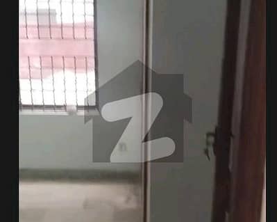 جی ۔ 15 اسلام آباد میں 3 کمروں کا 10 مرلہ فلیٹ 1.25 کروڑ میں برائے فروخت۔