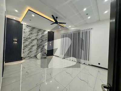 ڈی ایچ اے فیز 7 ڈیفنس (ڈی ایچ اے),لاہور میں 6 کمروں کا 2 کنال مکان 14.5 کروڑ میں برائے فروخت۔