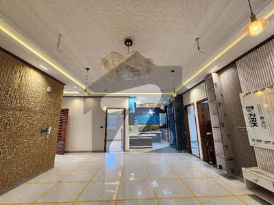 گلستانِِ جوہر ۔ بلاک 14 گلستانِ جوہر,کراچی میں 6 کمروں کا 12 مرلہ مکان 8.7 کروڑ میں برائے فروخت۔