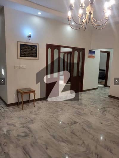 بریج کالونی کینٹ,لاہور میں 5 کمروں کا 1 کنال مکان 4.0 لاکھ میں کرایہ پر دستیاب ہے۔