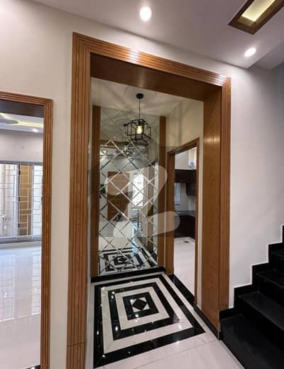 5 Marla Double Unit House for Rent in Prime Location of Bahria Town Lahore