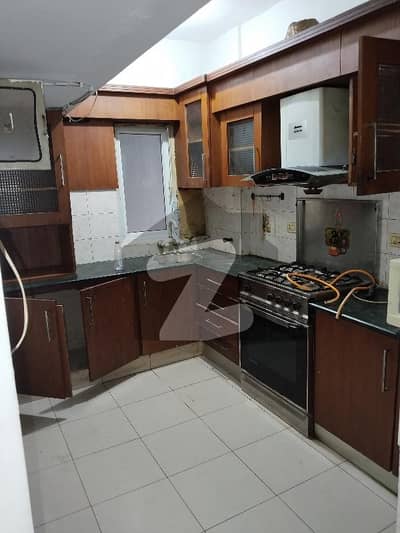 کلفٹن ۔ بلاک 2 کلفٹن,کراچی میں 3 کمروں کا 11 مرلہ فلیٹ 1.2 لاکھ میں کرایہ پر دستیاب ہے۔