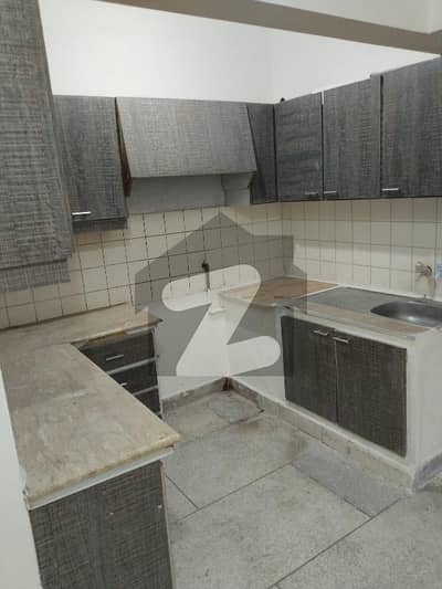 کلفٹن ۔ بلاک 2 کلفٹن,کراچی میں 3 کمروں کا 7 مرلہ فلیٹ 80.0 ہزار میں کرایہ پر دستیاب ہے۔