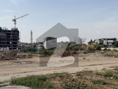 بحریہ ٹاؤن فیز 8 بحریہ ٹاؤن راولپنڈی,راولپنڈی میں 1 کنال کمرشل پلاٹ 7.0 کروڑ میں برائے فروخت۔